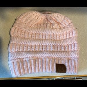 SOLID CLASSIC CC BEANIE TAIL - PALE PINK
